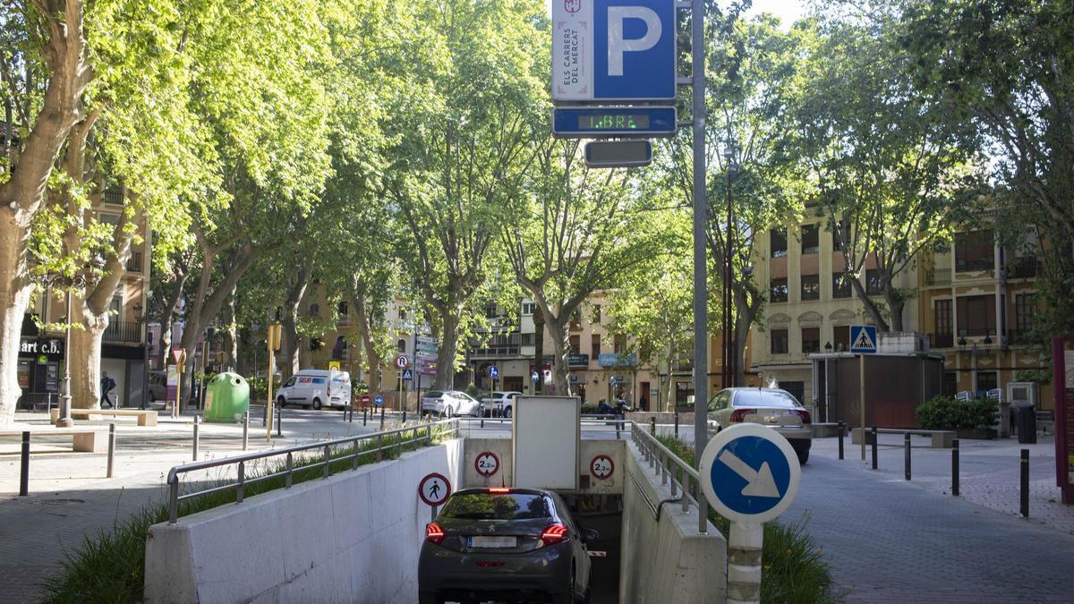 El parking municipal de la Plaça la Bassa de Xàtiva.