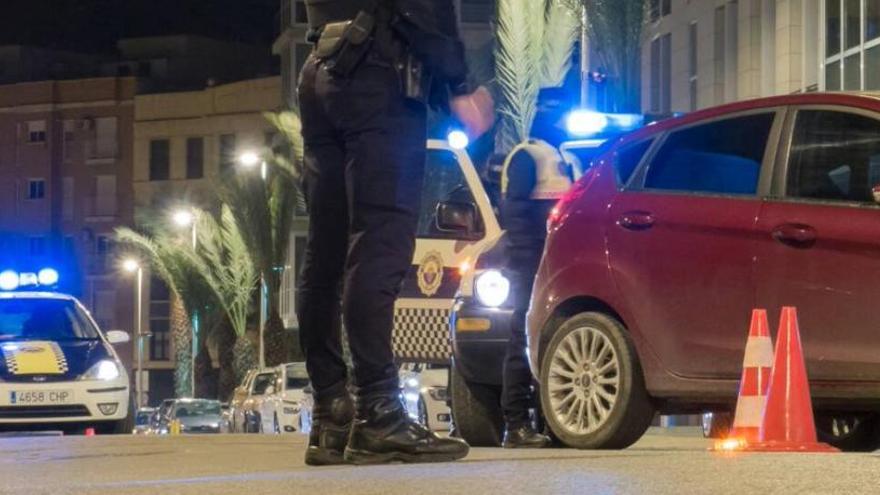 Persecución policial de Elche a Aspe de 4 vehículos por competir en velocidad