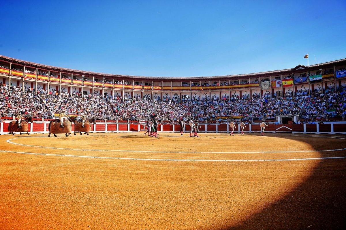 Plaza de toros de Cáceres, a rebosar de público en la última feria.