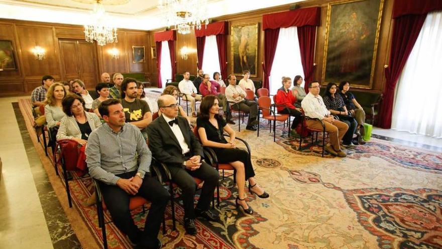 Un momento del acto, en el salón de recepciones municipal.