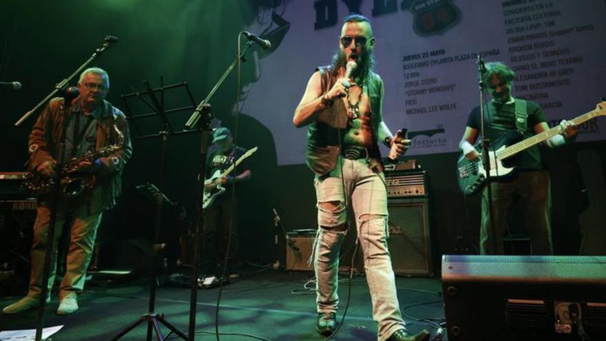 Un momento del concierto, anoche, en la Factoría Cultural. | LUISMA MURIAS