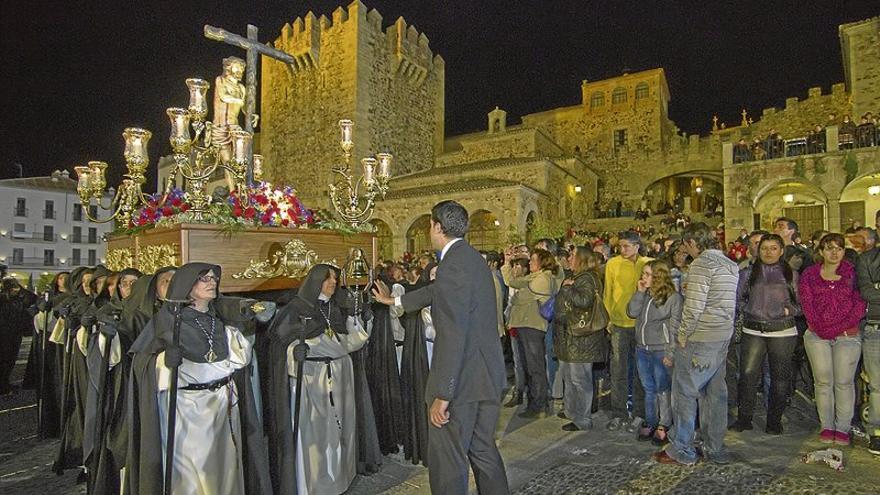 La cofradía cacereña de Mejostilla completa su imaginería con una talla mariana