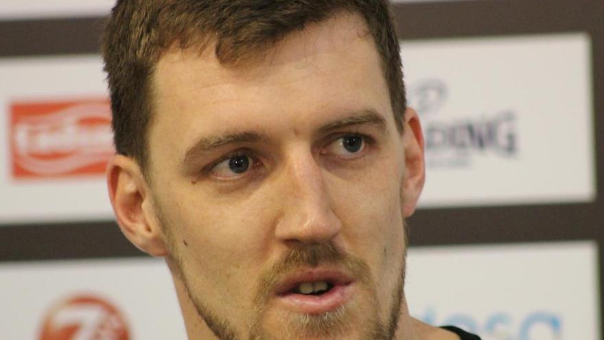 El ex del Real Madrid Ognjen Kuzmic, en coma inducido tras un accidente de tráfico