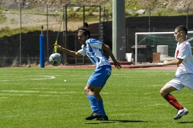 FUTBOL JUVENIL: HURACAN-TAHICHE