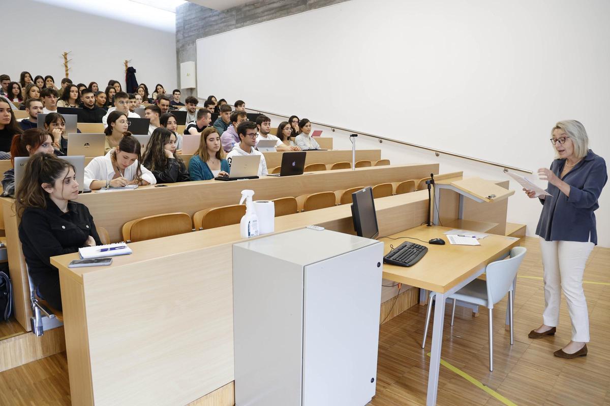 Una clase en la UVigo.
