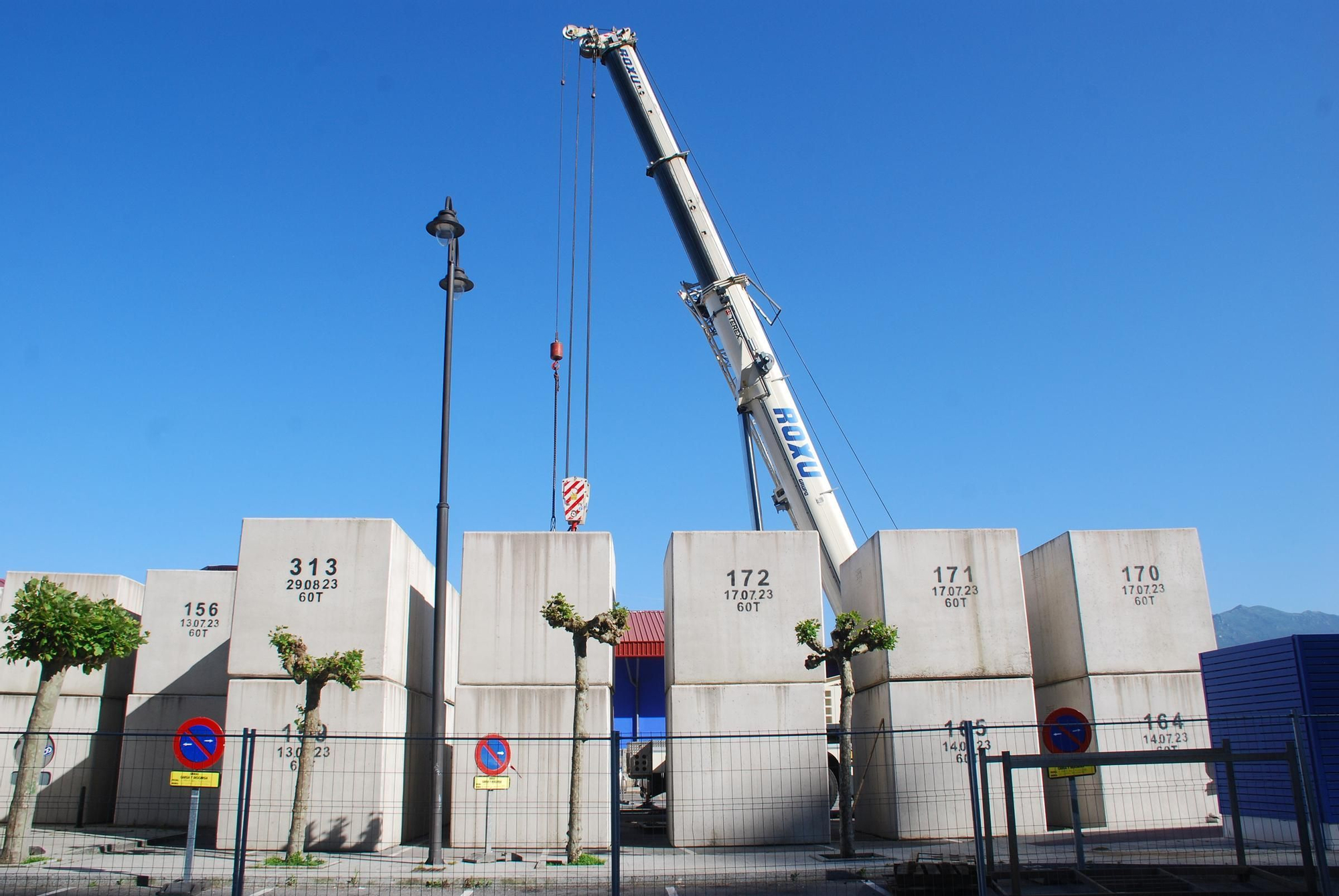 Obras en el puerto de Lastres