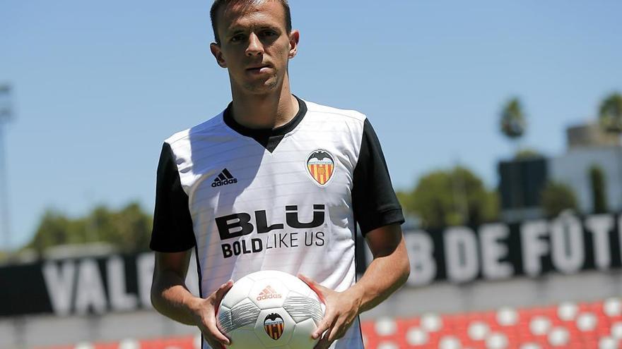 Maksimovic, hoy, durante su presentación.