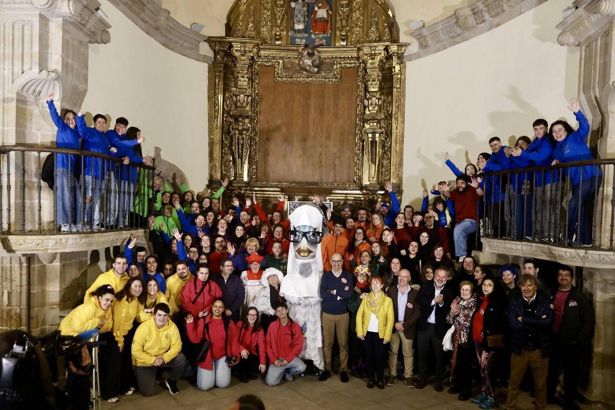 La sardina del Antroxu de Gijón ya tiene disfraz (en imágenes) La sardina del Antroxu de Gijón ya tiene disfraz (en imágenes)