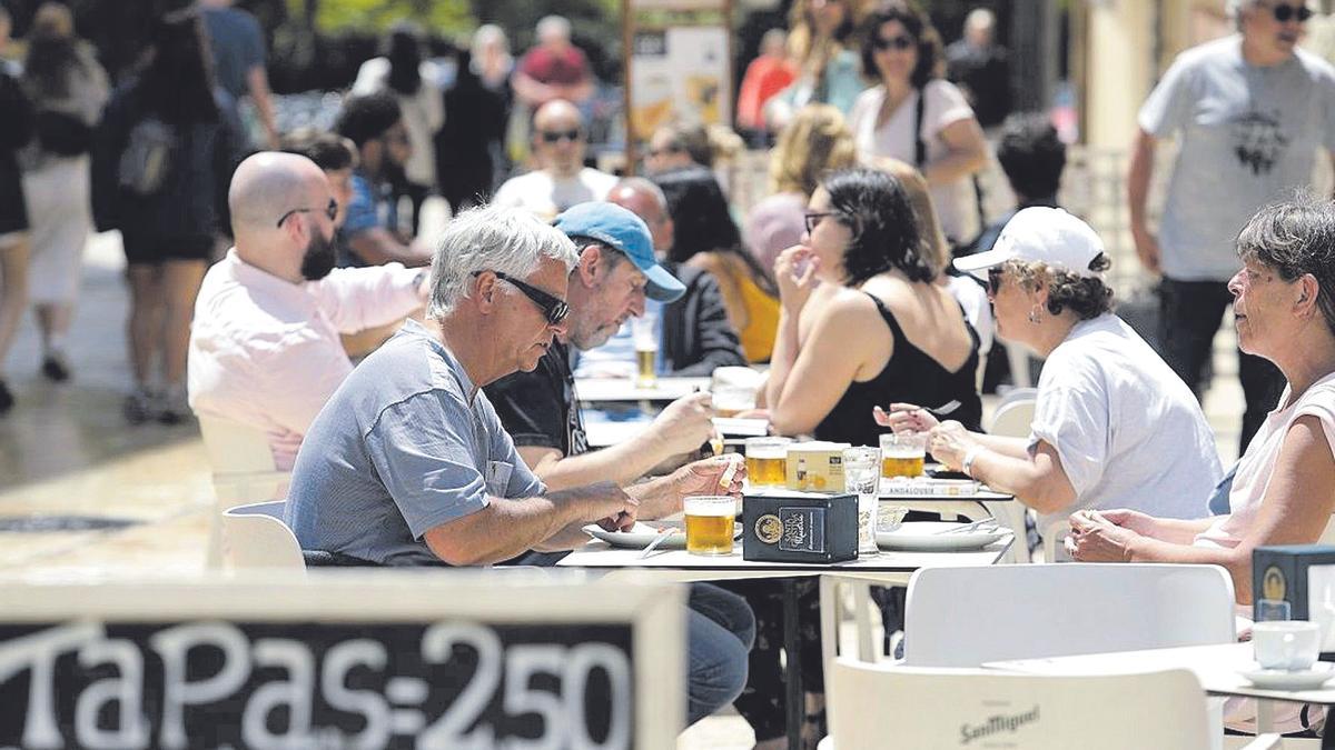 Unicaja quiere contribuir a la mejora de la competitividad de la hostelería.