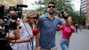 Gerard Piqué y Clara Chía, en los juzgados contra un paparazzi