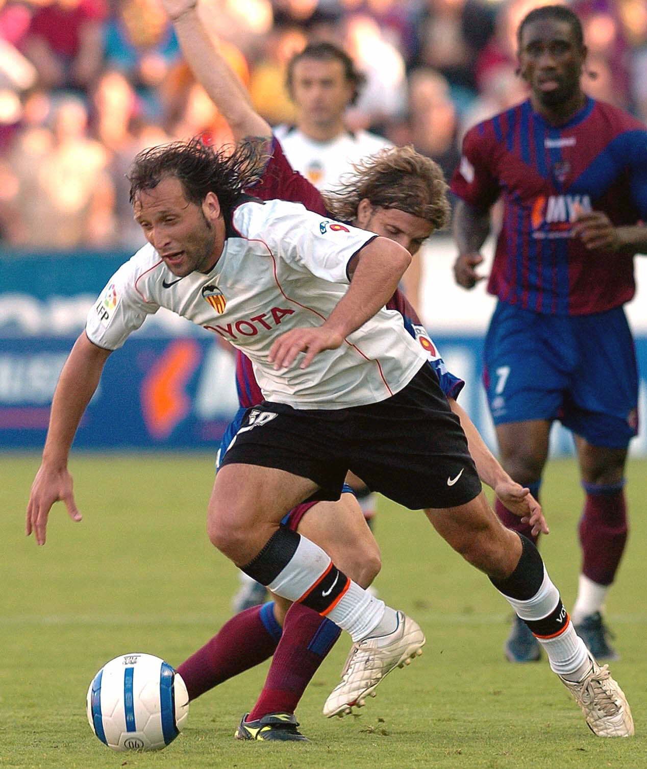 Album histórico del derbi entre el Valencia y el Levante