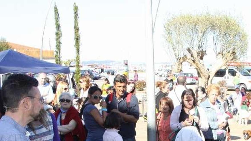 Un momento de la feria del libro de O Grove.  // Muñiz