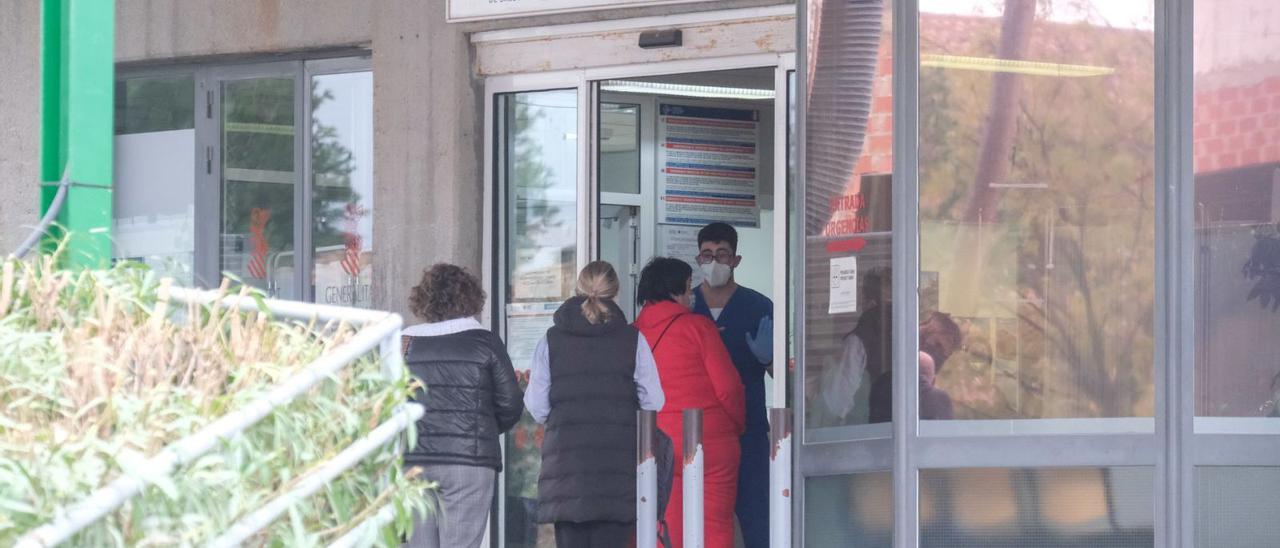 Urgencias del Hospital de Sant Joan, donde los traumatólogos han pasado a reforzar el servicio. | AXEL ÁLVAREZ