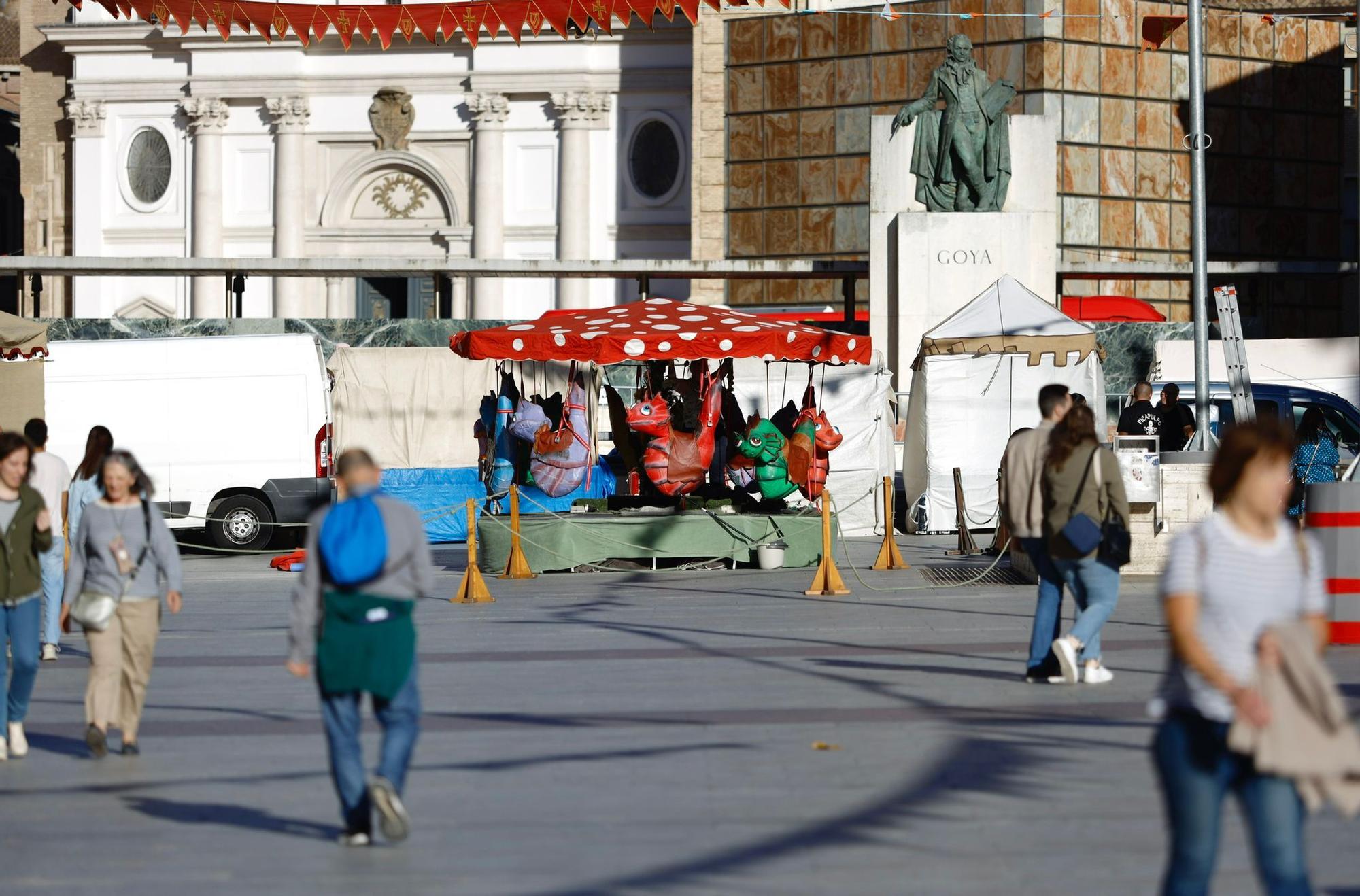 En imágenes | Montaje del Mercado de las Tres Culturas en Zaragoza