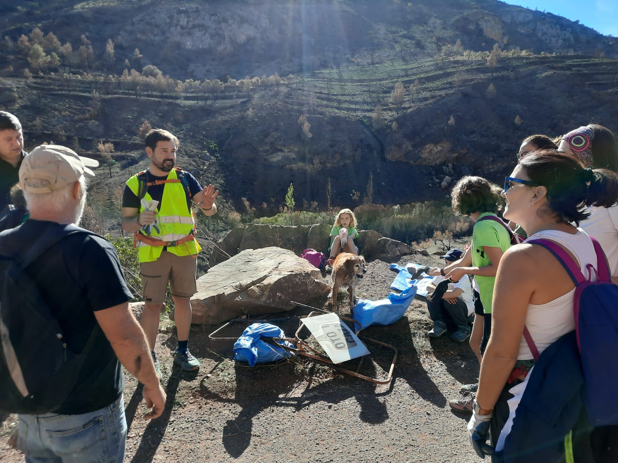 Descubre lo que han encontrado en una recogida de basura resurgida tras el gran incendio de Bejís