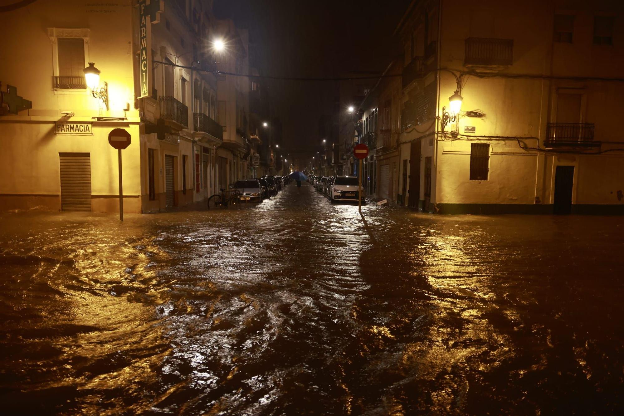 Las lluvias torrenciales descargan con fuerza sobre Valencia