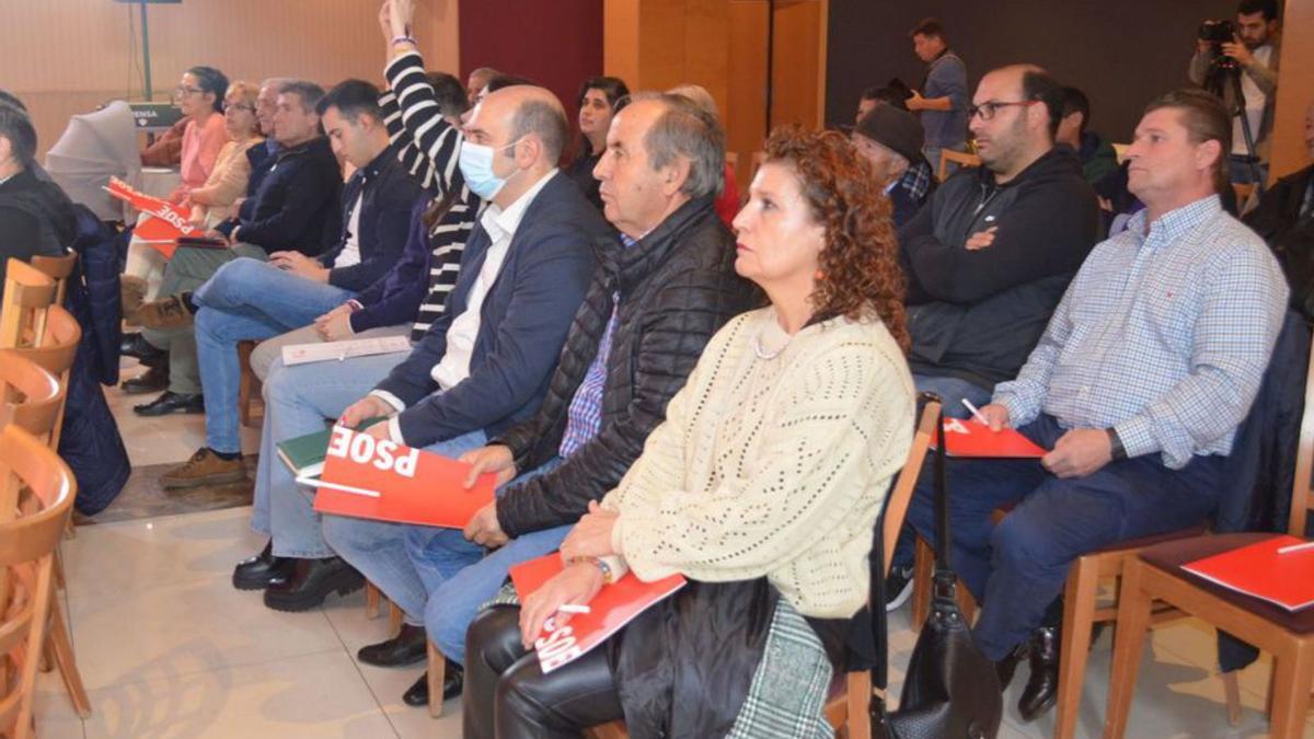 Alcaldes y concejales socialistas participantes en el Foro de Política Municipal celebrado en Benavente. | E. P.