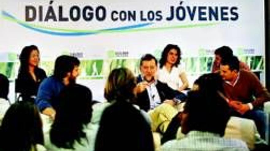 Rajoy afirma que &quot;evolucionar&quot; no supone perder los principios