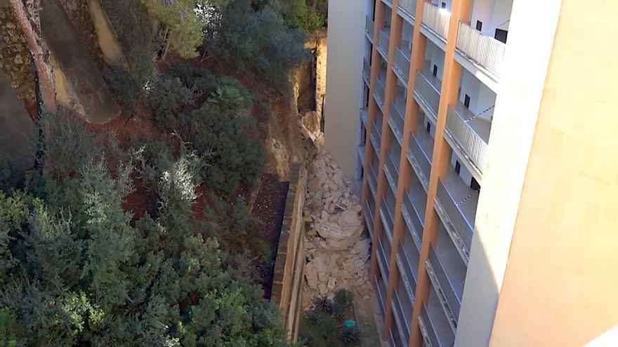 Derrumbe en Costa de la Calma: &quot;La roca se expande cuando llueve y el muro ha cedido, ya ocurrió hace años al otro lado&quot;