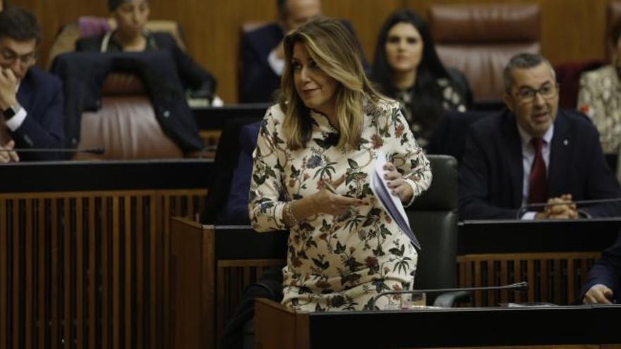 Susana Díaz a Juanma Moreno: "Usted llega a la presidencia con los herederos del franquismo"