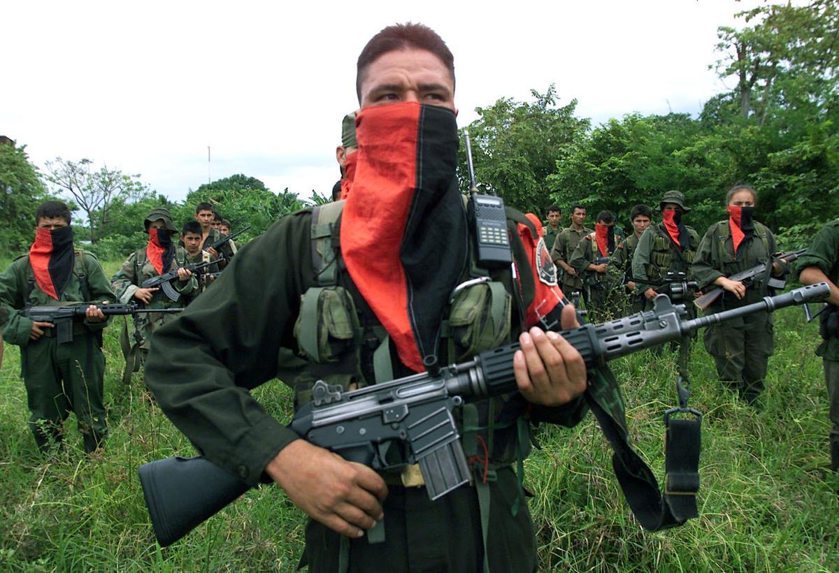 Guerrilleros del Ejército de Liberación Nacional (ELN) colombiano, en imagen de archivo.
