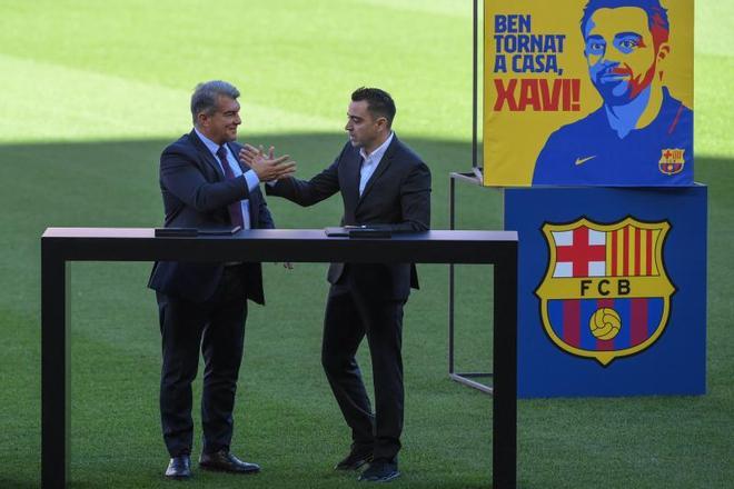 La presentación de Xavi Hernández, en imágenes