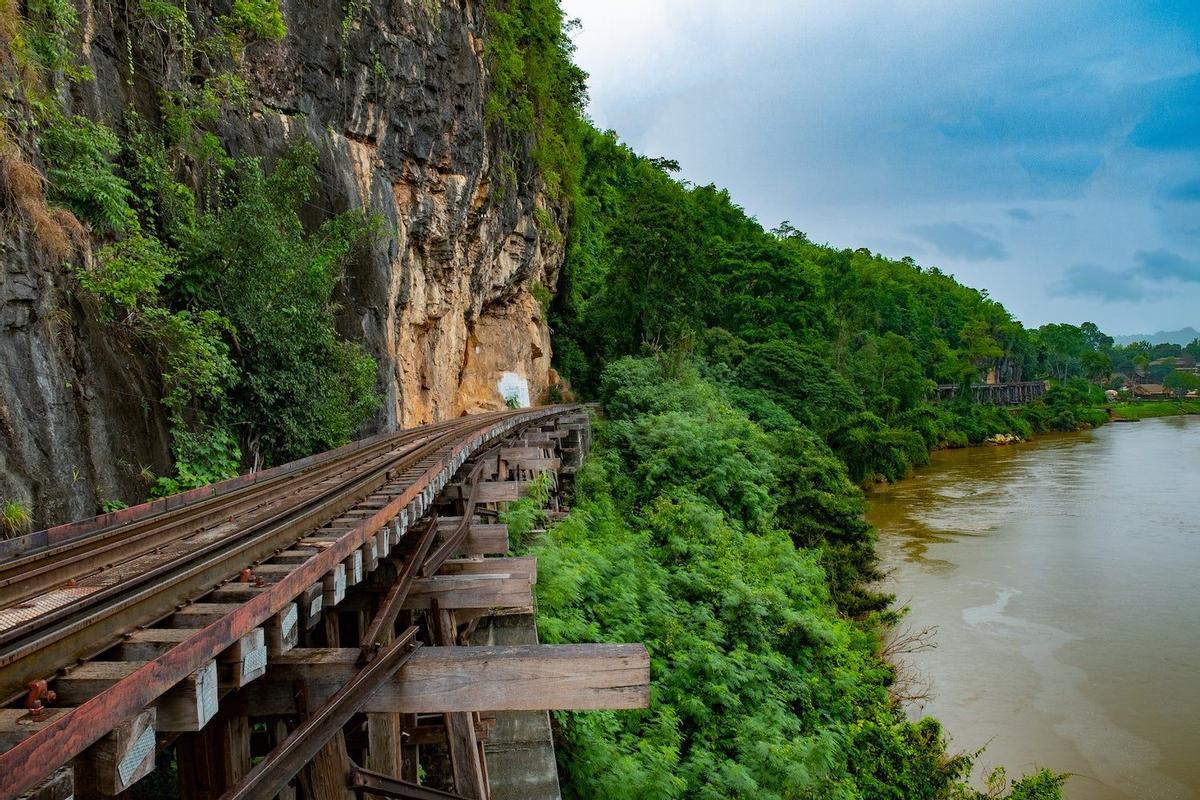 Puente Tham Kra Sae