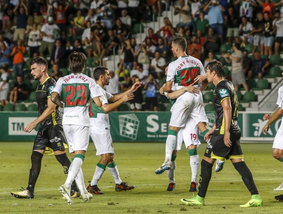 El Elche ahoga las penas de la Liga en la Copa (2-1)