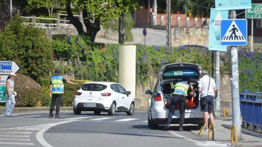 La Policía, en la zona, tras el atropello. // Gustavo Santos