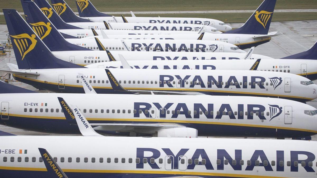 Los tripulantes de Ryanair vuelven a la huelga este lunes.