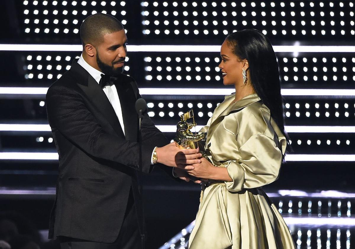 Rihanna en los MTV VMA’s 2016: Drake le declara su amor