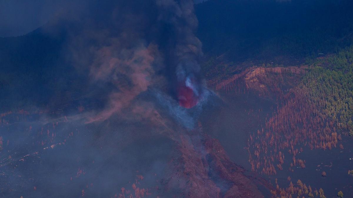 La lava del volcán Cumbre Vieja, a vista de drona