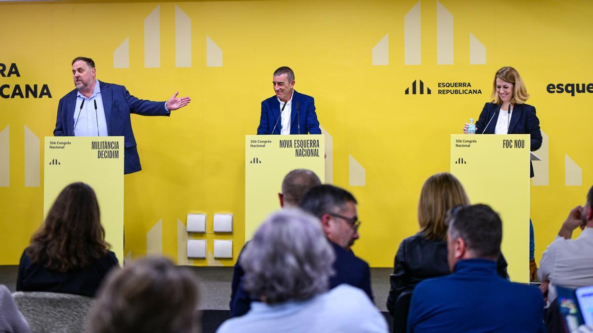 Oriol Junqueras, Xavier Godàs y Helena Solà, durante el debate en la sede de ERC de la semana pasada