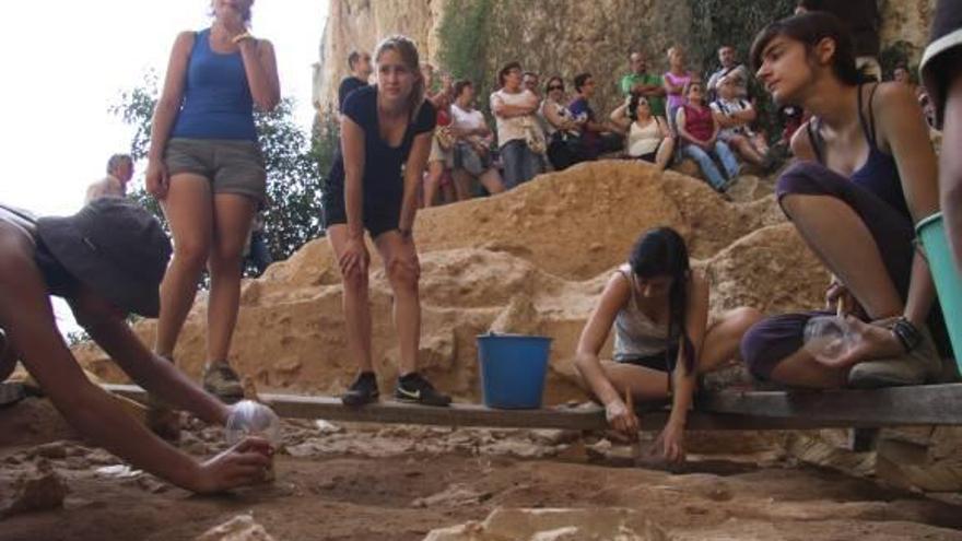 Los dientes del neandertal hallados en El Salt de Alcoy se remontan a hace 47.000 años