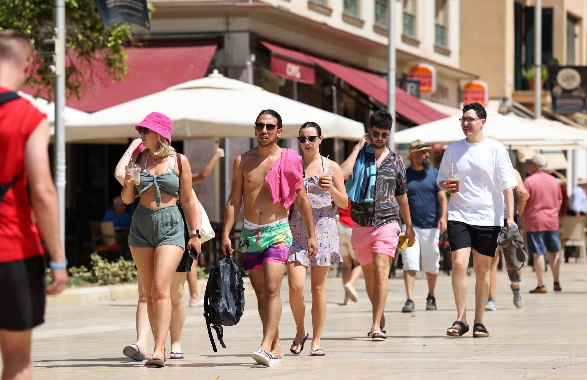 Veraneantes en Málaga, donde esta semana se han alcanzado 40 grados.