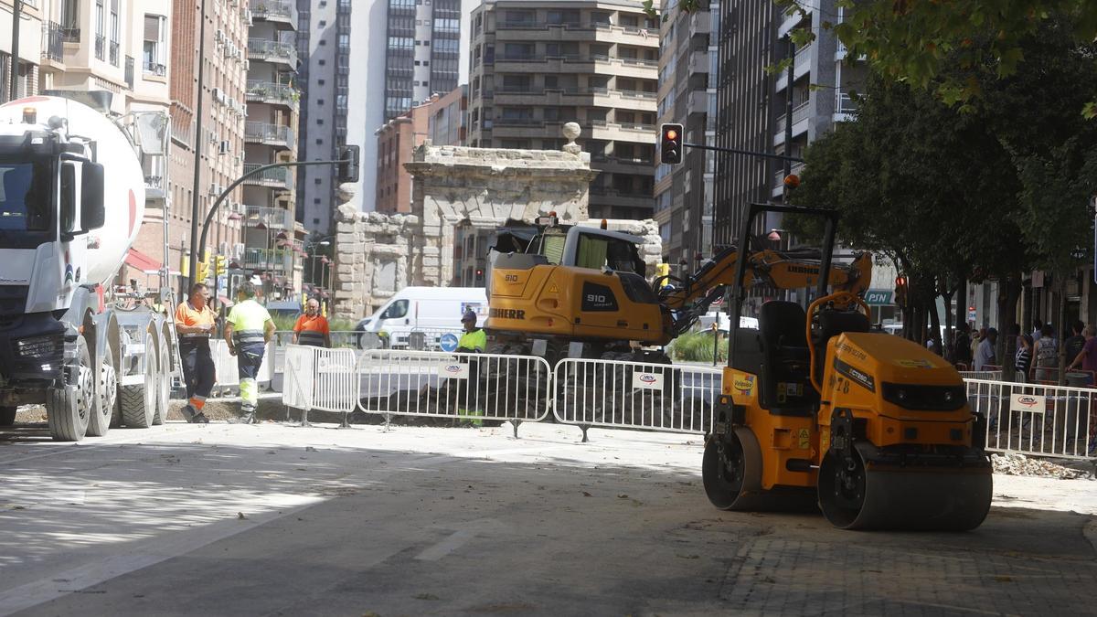 Las obras en Hernán Cortés varios días después del reventón (29-8-23)