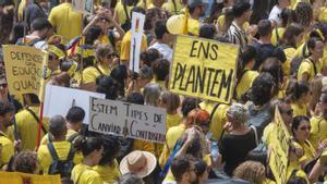 El Govern s’obre a estudiar la millora salarial dels mestres