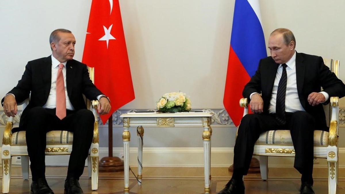 El presidente ruso Vladímir Putin y su homólogo turco Tayyip Erdogan en San Petesburgo.