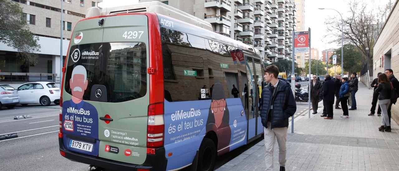 Estreno del bus a demanda en el barrio de El Farró, en 2022