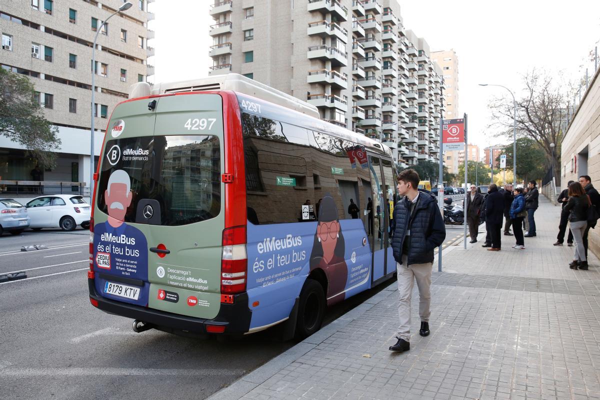 Estreno del bus a demanda en el barrio de El Farró, en 2022