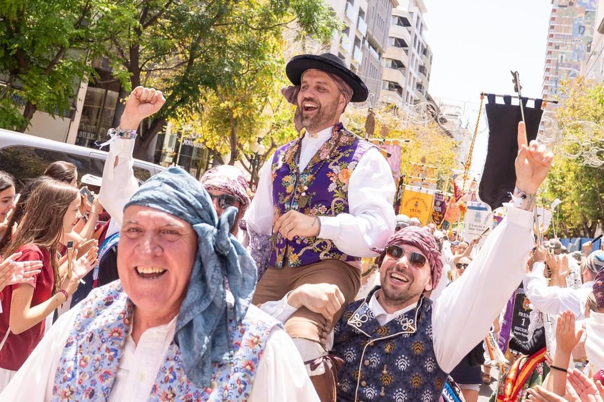 Ausias Estrugo, a hombros tras ganar en Ángeles-Felipe Berge
