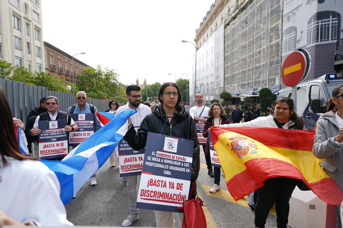 Manifestación en Madrid del colectivo Homologación Justa Ya.