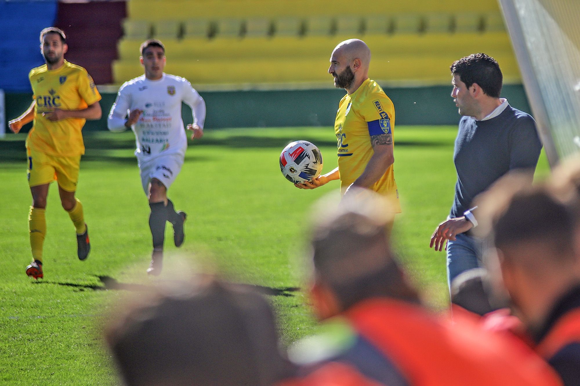 El Orihuela vence al Peña Deportiva y se sitúa tercero