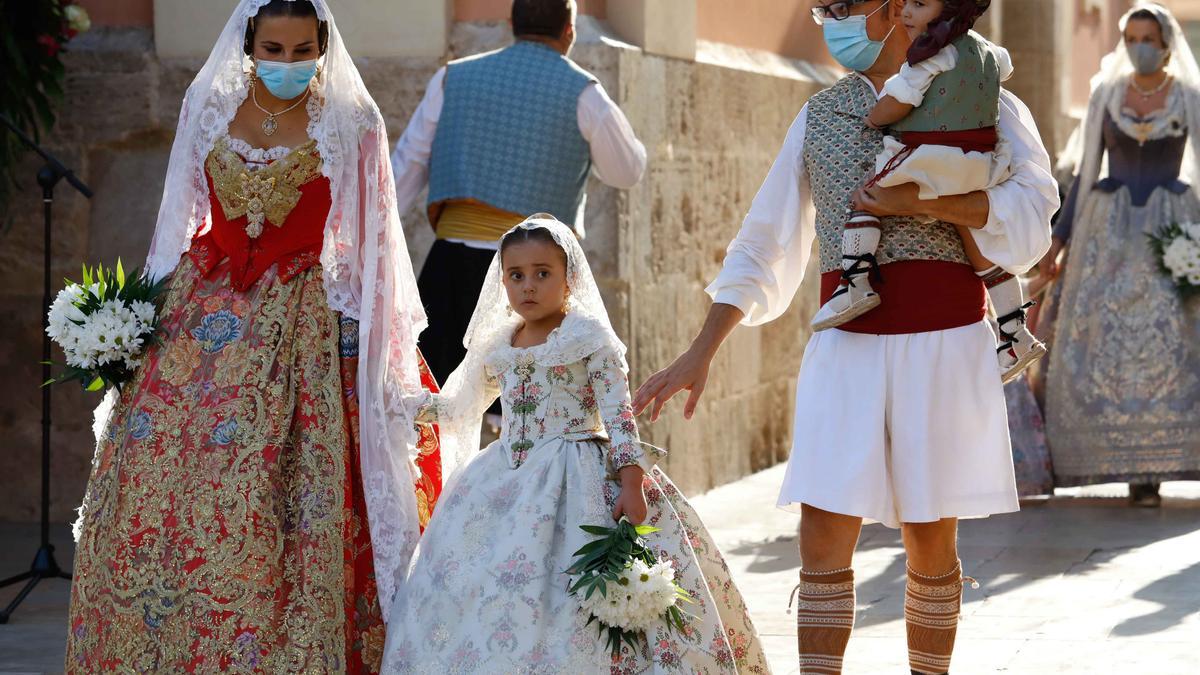 Búscate en el segundo día de Ofrenda por las calles del Mar y Avellanas entre las 9:00 y 10:00 horas