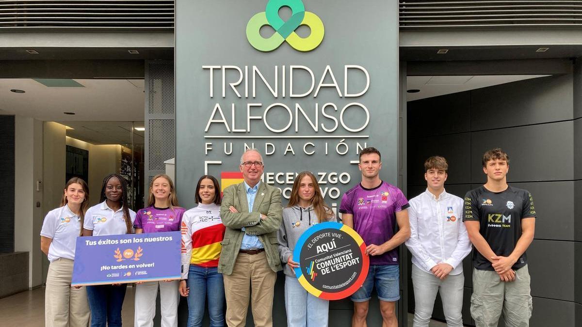 ‘Competir con nota. Enhorabuena por vuestro doble esfuerzo’. Es la expresión que ha presidido el reconocimiento tributado por la Fundación Trinidad Alfonso a los deportistas del Proyecto FER que cursan estudios universitarios y saldaron con un buen expediente el ejercicio 22-23.