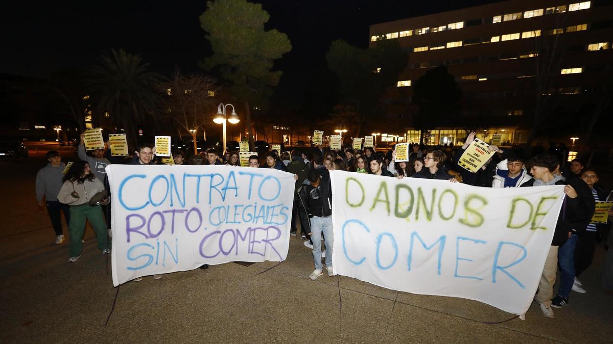 Los alumnos del colegio mayor Pedro Cerbuna se quedan sin comedor en febrero