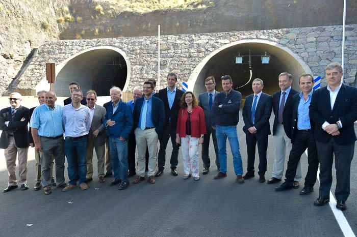 Apertura del primer tramo de la carretera de La ...