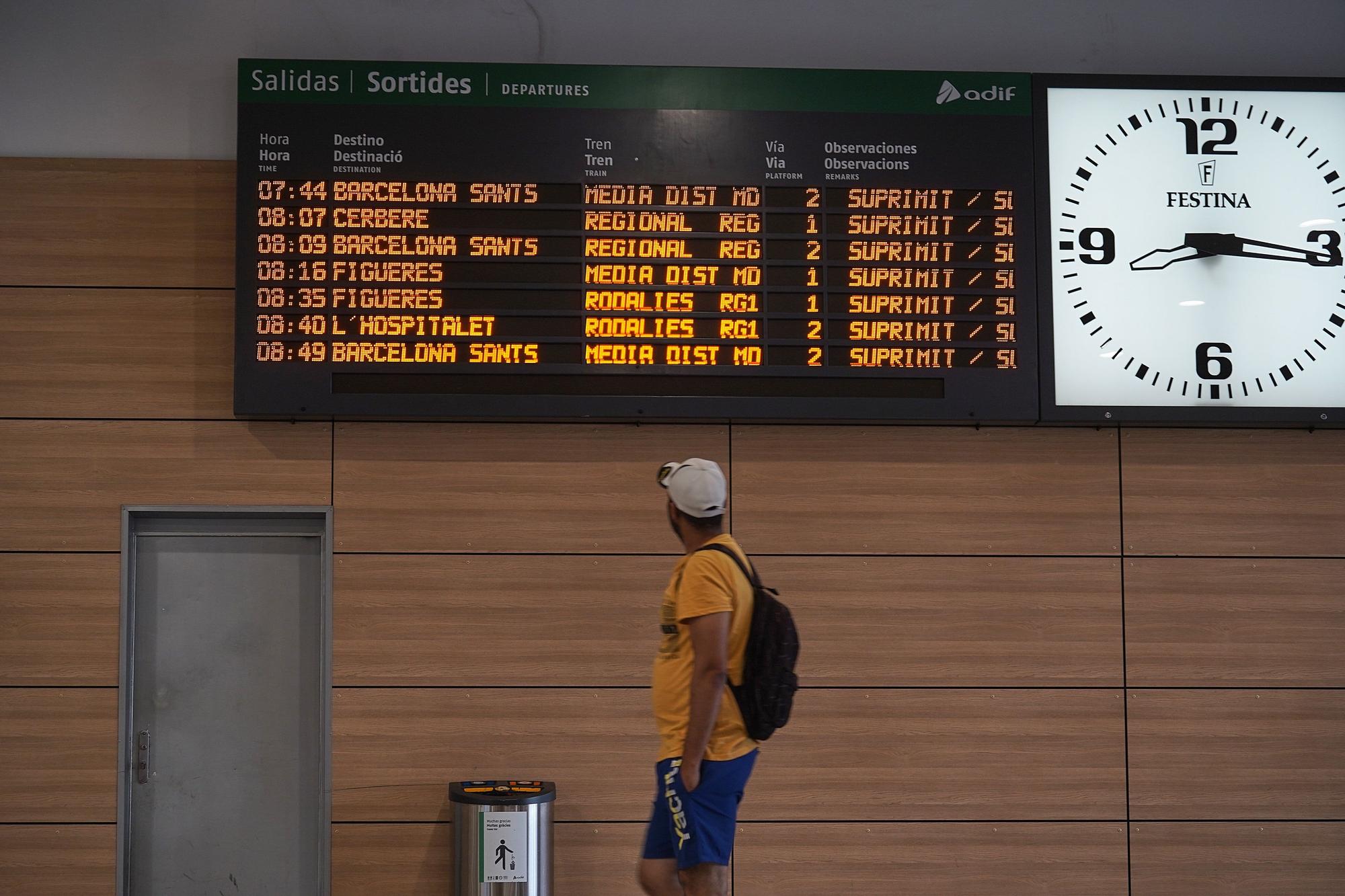 Caos ferroviari: Una avaria deixa sense trens de Rodalies i mitja distància