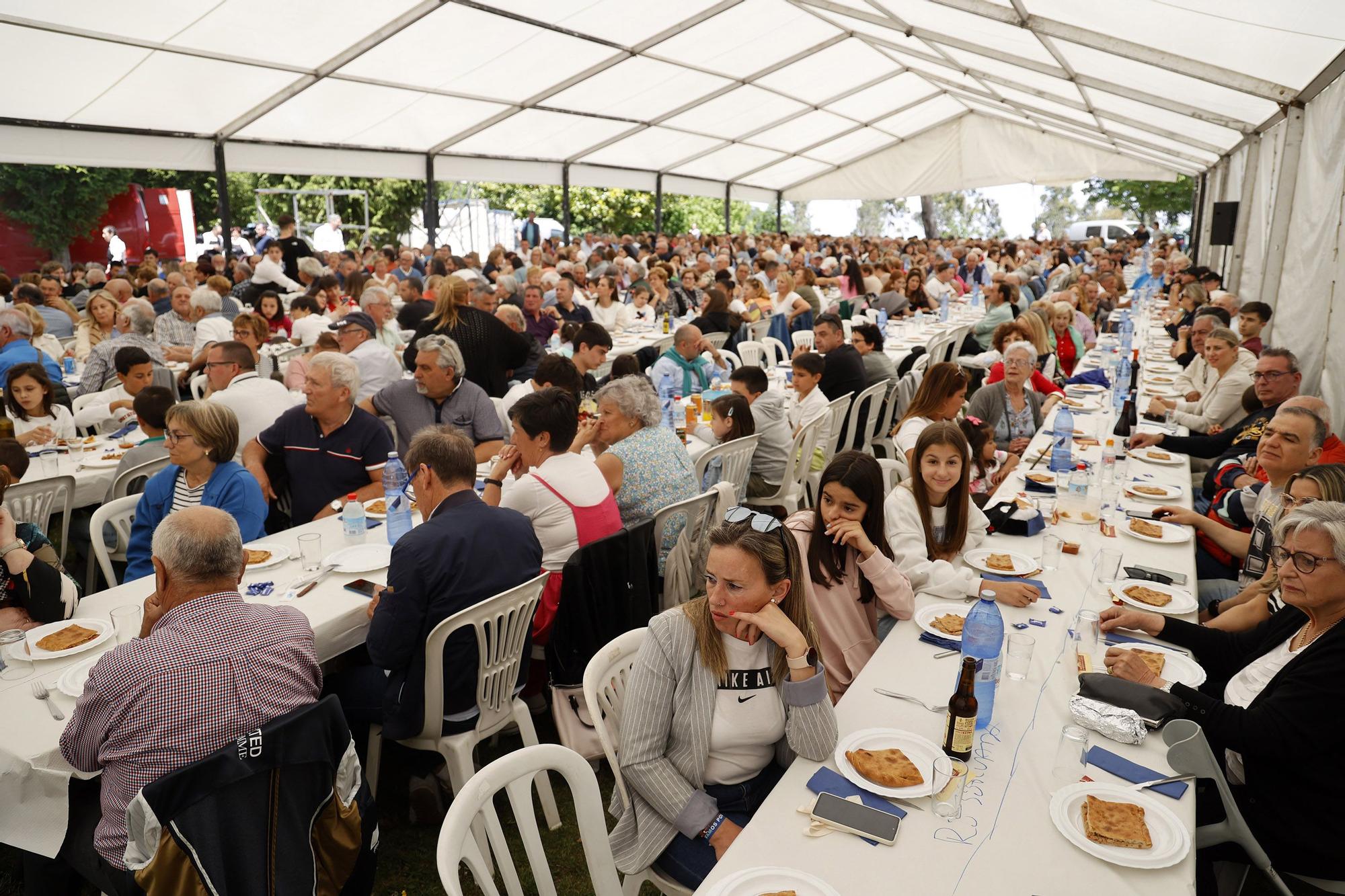 Monte Castrove acoge la tradicional romería organizada por el PP