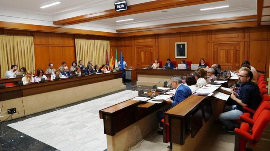 El Ayuntamiento se compromete a emprender acciones legales contra Endesa por los cortes de luz